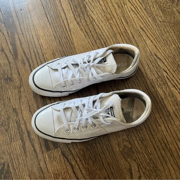 Converse White Low-Top Canvas Sneakers for women size 8 - Picture 2 of 9